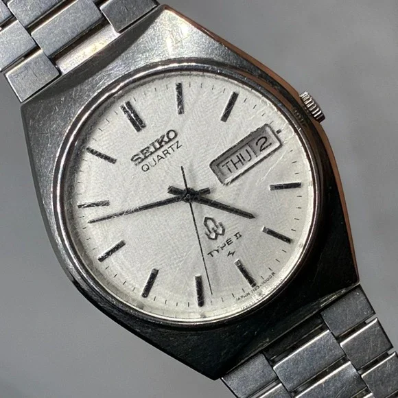 Seiko Type II 7123-7000 Quartz Men Watch Silver  Day Date-Working!