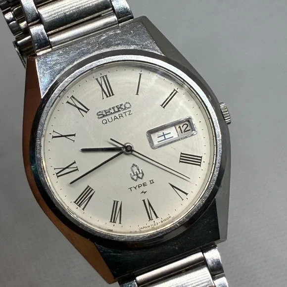Vintage Seiko Type II Quartz 7123-8100 Roman Numeral White Dial Men's Watch