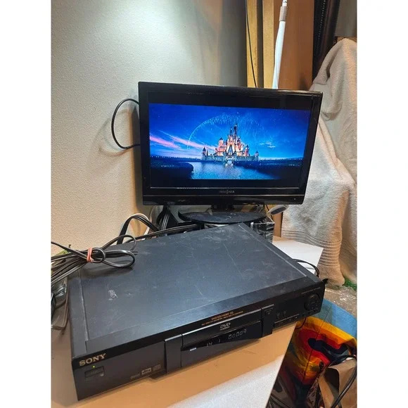 Sony DVP-S330 CD DVD Player Video CD Player with Remote‎ RMT-D109A Black