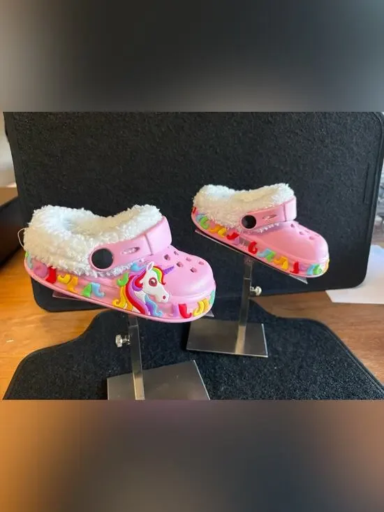 Girls Light Up Unicorn Clogs Size 6.5 Kids Pink Fuzzy Lined Slip On