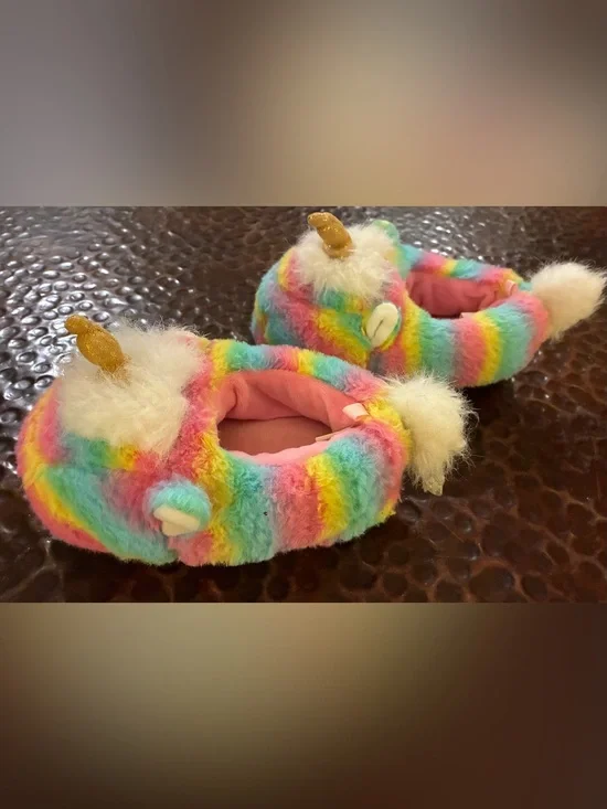 Girls Toddler Wonder Nation Brand Rainbow Unicorn Plush Slippers Size 9/10