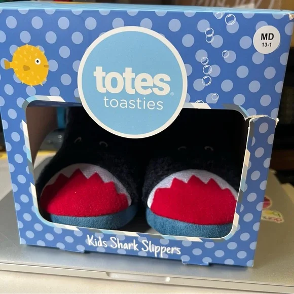 Totes Toasties Kids Shark Slippers Size‎ M
