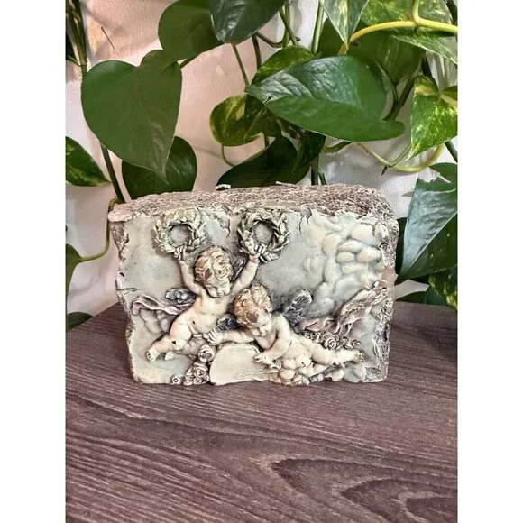 Garden cherubs vintage candle