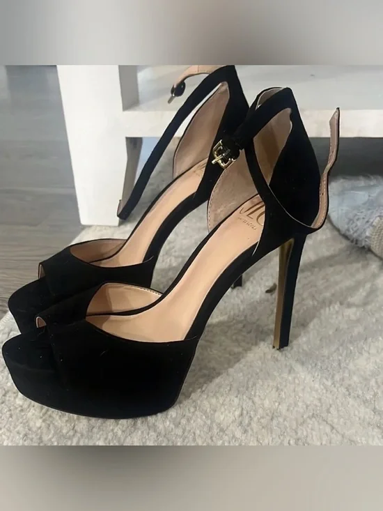 Jennifer Lopez Black High Heel Platform Pumps with Ankle Strap