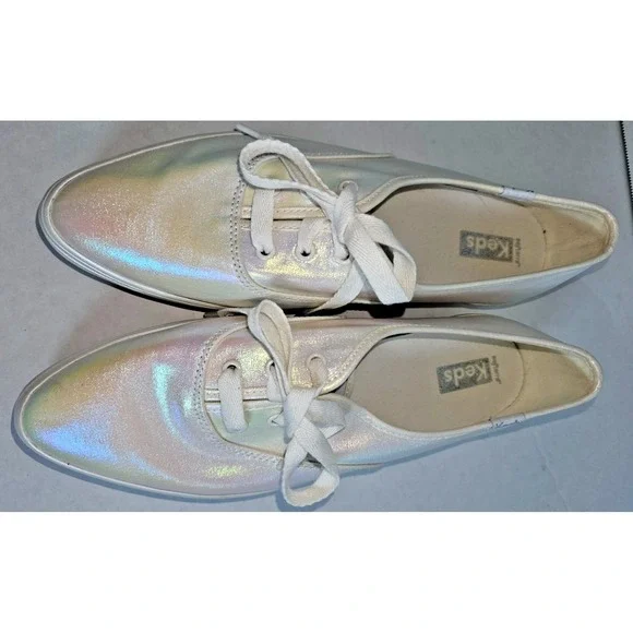 Keds Metallic Iridescent Silver Pointy Toe Platform Womens Shoe Size 9.5 WF67726