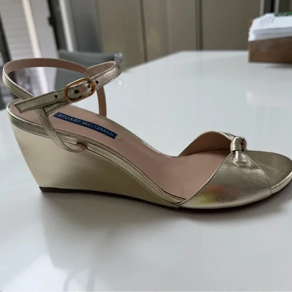 Stuart Weitzman Metallic Gold Knotted Open-Toe Wedge Sandals