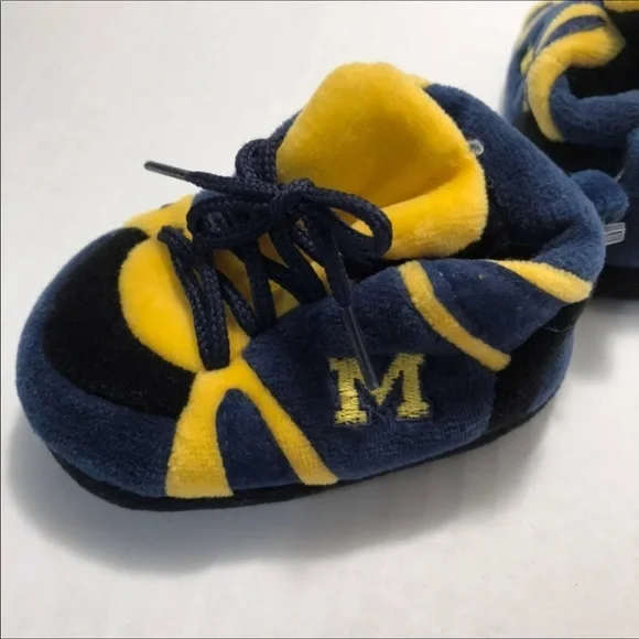 Michigan baby slippers newborn‎ size