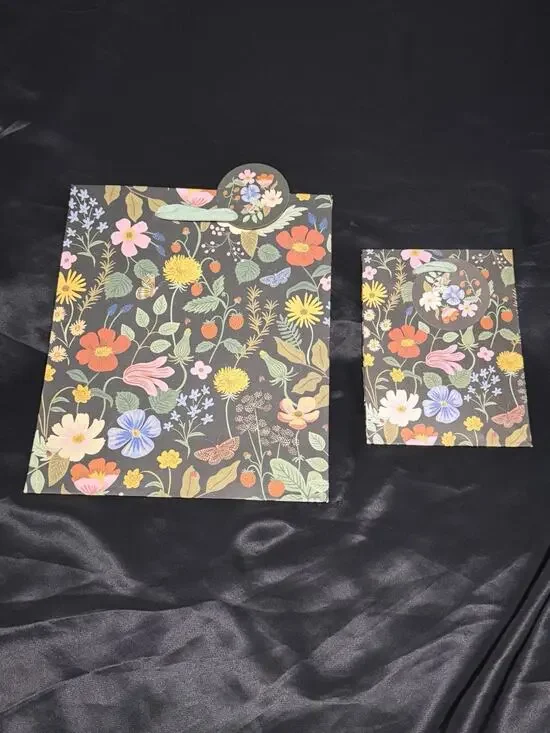 New Rifle Paper Co Strawberry Fields Lot Of 2 Medium Small Flower Gift Bags