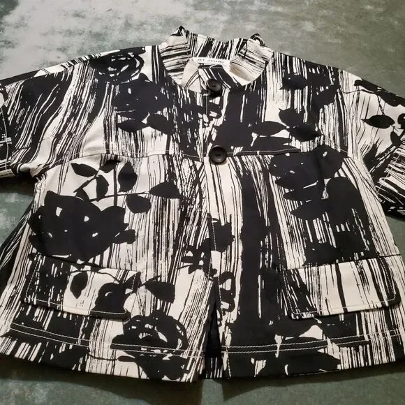 St John black&,white rose jacket sz 2