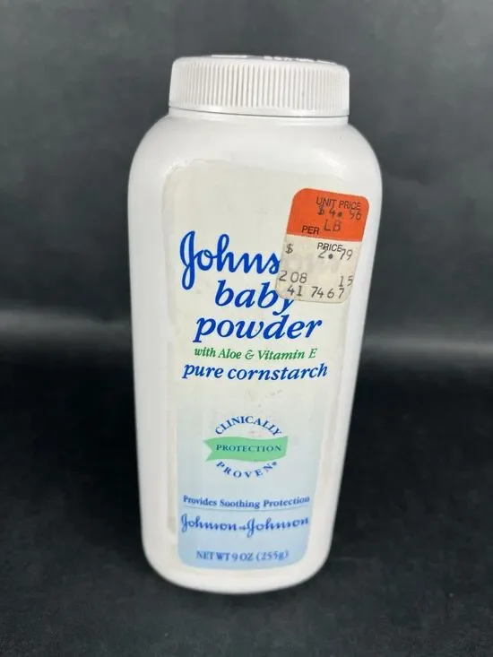 HTF VTG 1988 Johnson's Baby Powder 9oz‎ Pure Cornstarch Aloe & Vit E MADE IN USA