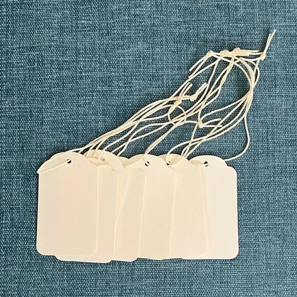 7 White Gift Tags