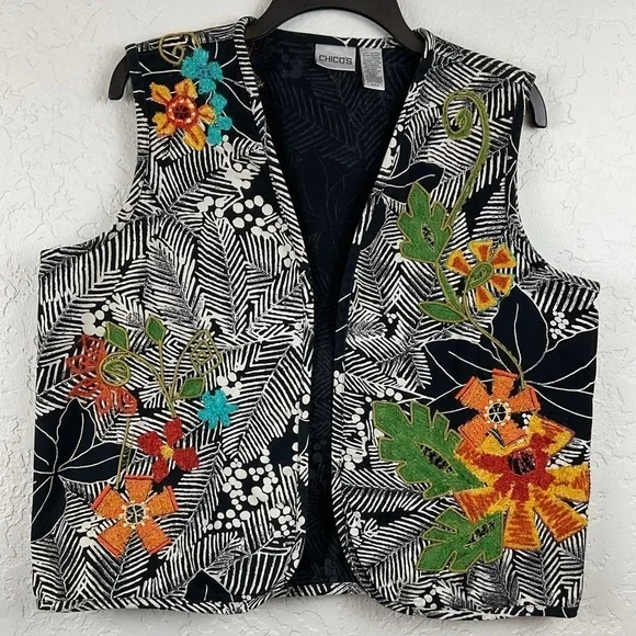 Chico’s Floral Embroidered Black White Vest Size 2 Medium