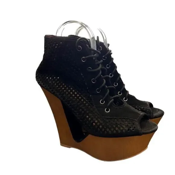 Rouge Helium Super Platform with Cutout Heel, Laced, Perforated Upper Size‎ 9