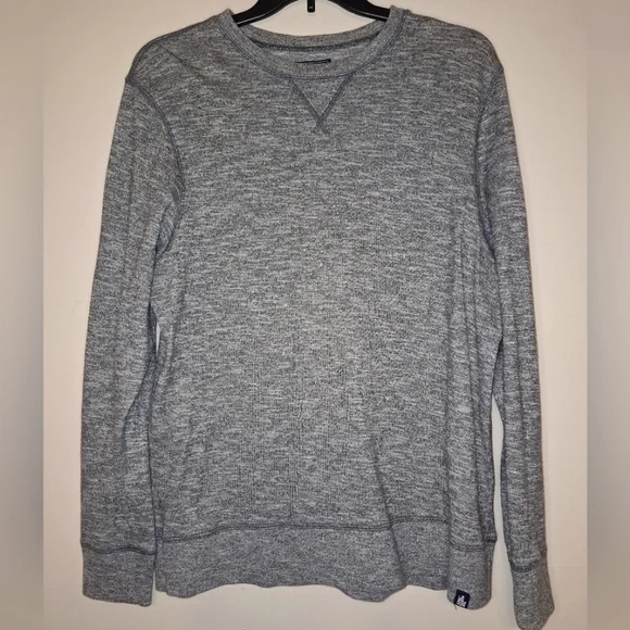 A The North Face men's cotton sweatshirt in a size large. Pre-loved