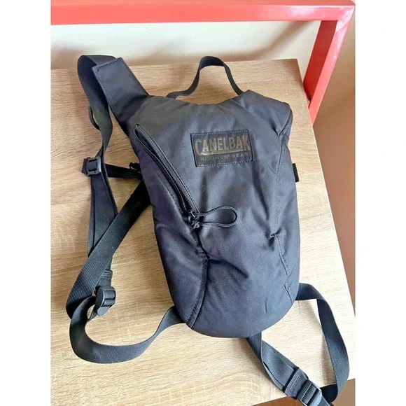 Camelbak‎ Hydration Backpack Only Classic Black Gorpcore Travel Hiking Camping