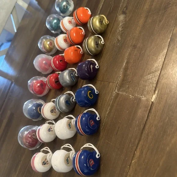 Vintage‎ NFL mini Helmets Lot Of 27