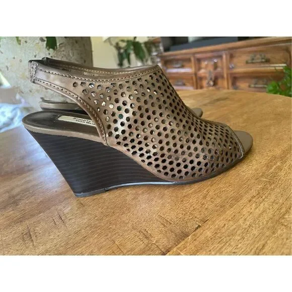Simply Vera Vera Wang Wedge Slingback Laser Cutout Sandals Brown Women's Sz 6,5