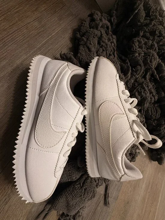 Nike Cortez Basic SL White Sneakers Size 4.5Y