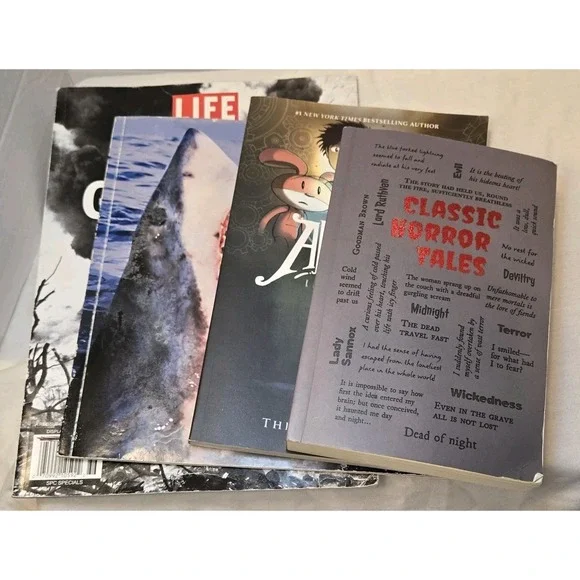 Random Book Lot- Sharks, Horror, WW2 Greatest Battles, And‎ Amulet 1
