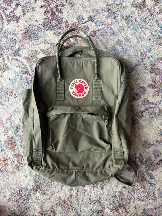 Kånken Classic Backpack - Olive Green