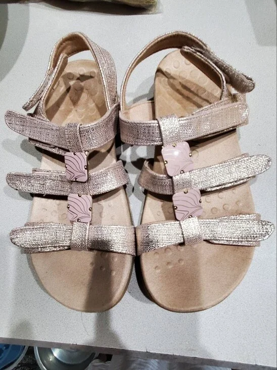 Vionic Amber women's sandals in rose gold metallic linen finish 7W