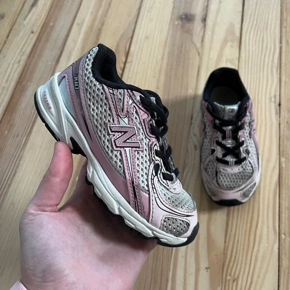 New‎ Balance 740 White Pink Silver Mesh Y2K Running Shoes Kids Size 9 Rose Sugar