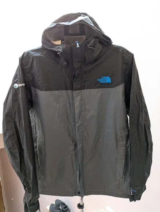 The North Face Size M Windbreaker Jacket