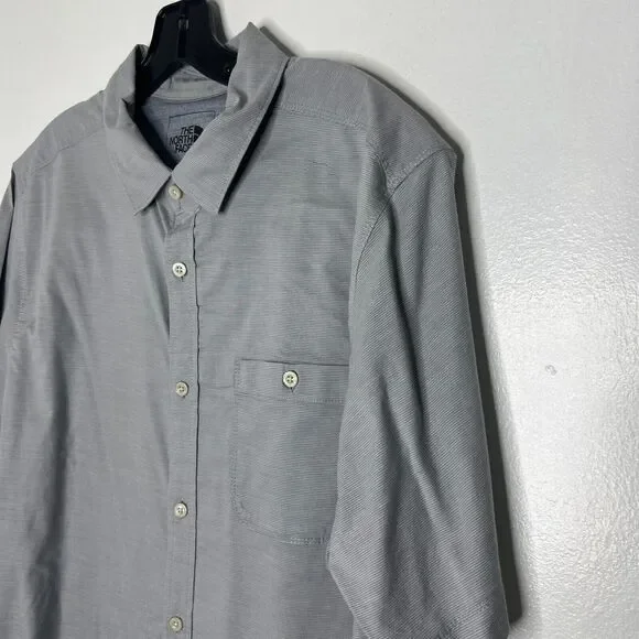 North Face Men's Gray Short Sleeve Button-Up Shirt Size L