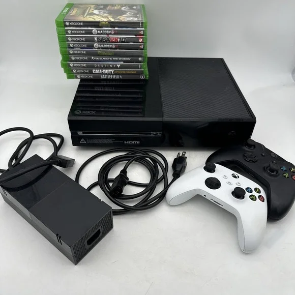 Xbox One 1540 Console MEGA BUNDLE 2 Remotes and 9 Games... EUC