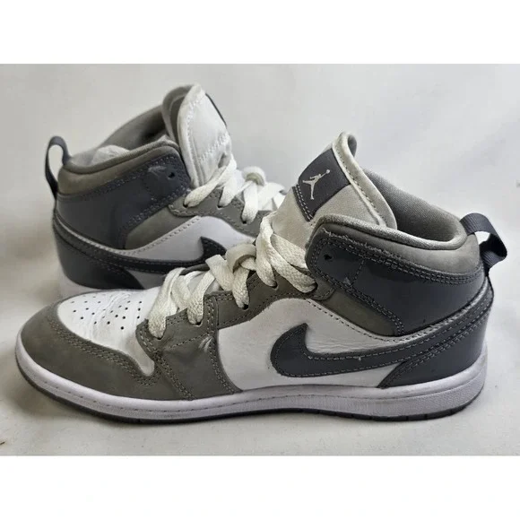 Boys Jordan 1 Mid Light Smoke Grey Youth 2.5Y Shoes Sneaker Nike Air 640734-078