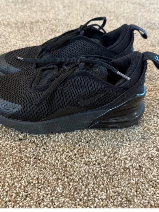 Nike Men's All-Black Mesh Athletic Sneakers