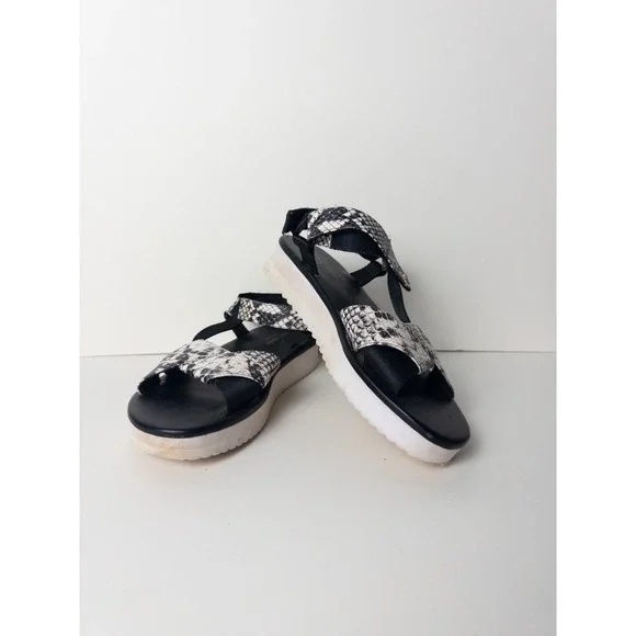 Kate Spade Charlee Black Pate‎ Snakeskin Print Sandals US 10