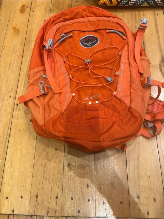 OSPREY Orange Men's Quest Daypack Backpack