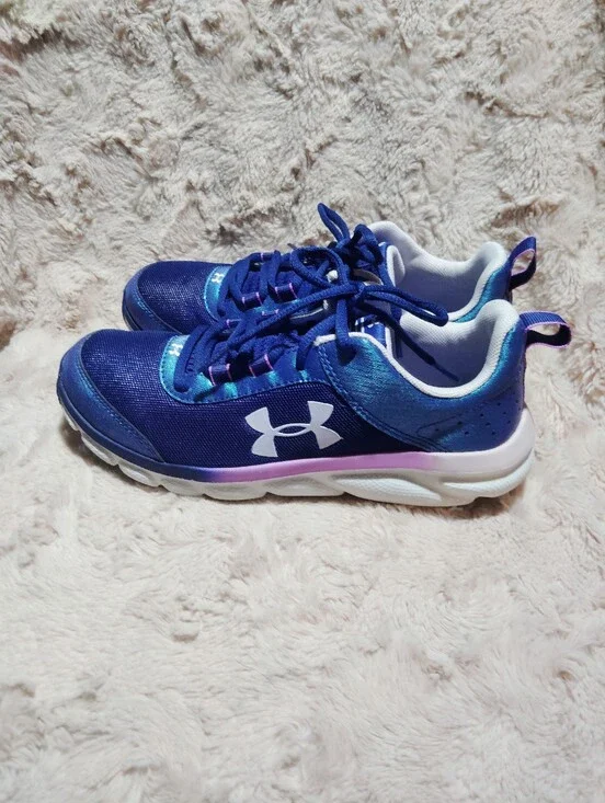 Under Armour, Assert 8 Frosty Iridescent Active Sneakers. Size 5Y