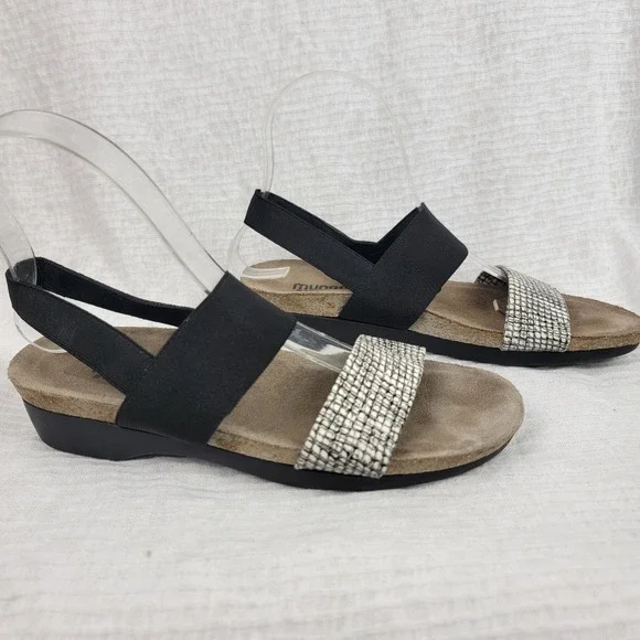 Munro American Sandals‎ Womens Size 8 Black White Snake Elastic Straps Summer