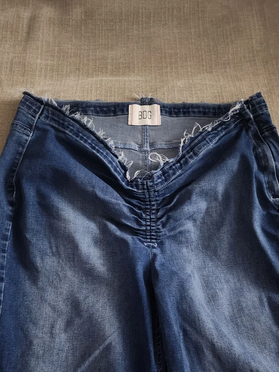 BDG High-Waisted Ruched Dark Blue Denim Jeans Wide Flare 34 Womens 14/16