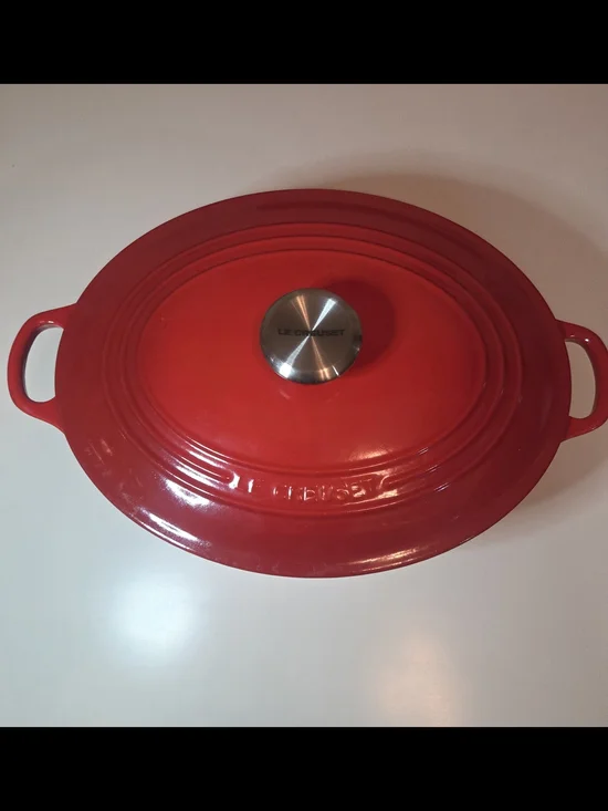 Le Creuset Signature Enameled Cast Iron Oval Dutch Oven