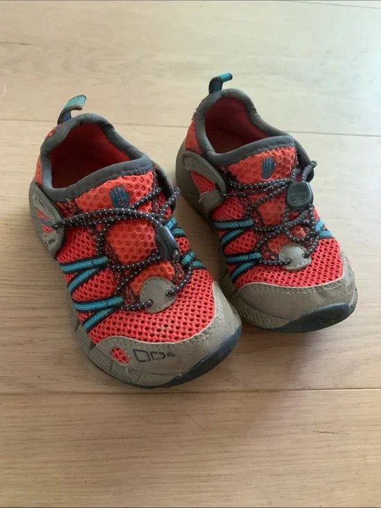 Teva Kids Coral Mesh Sneakers with Teal Orange Accents Toddler Size 8