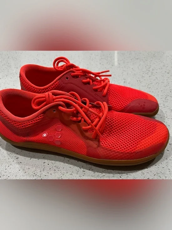Vivobarefoot Primus Lite III WomensBarefoot Shoes Vibrant Red Size5.5/6 EUR 36