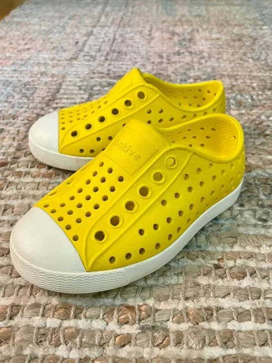 Native Yellow Jefferson Children's Toddler's Slip on Shoes size C6 EUC