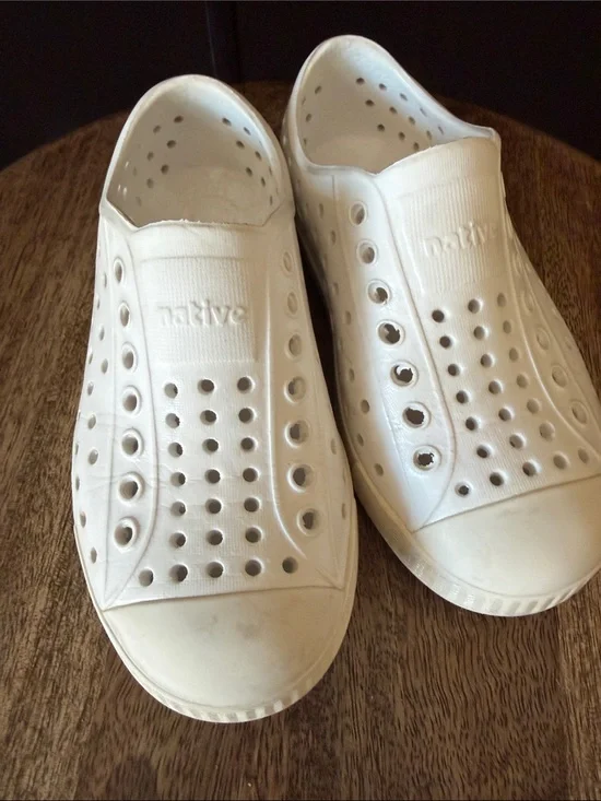 Native Kids Waterproof Slip-On Water Shoes in White C10