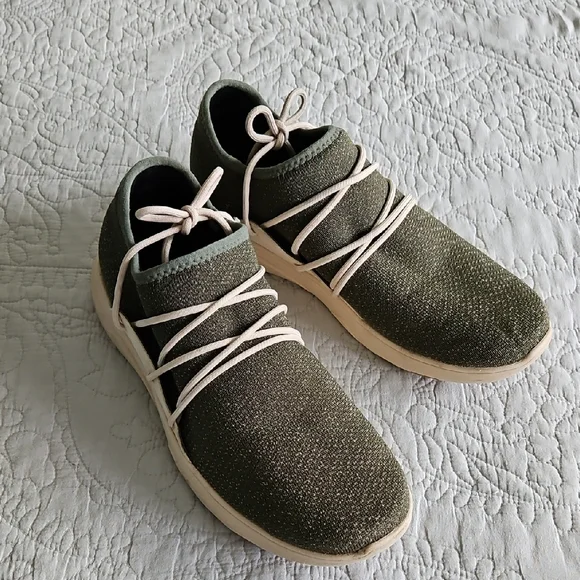 Vessi Cityscape Moss Green Sneakers Walking Shoes Waterproof Size 11‎