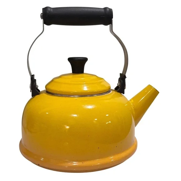 Le Creuset Tea Kettle 1.7Qt Soleil Yellow Orange Whistling Enamel Stovetop Read*