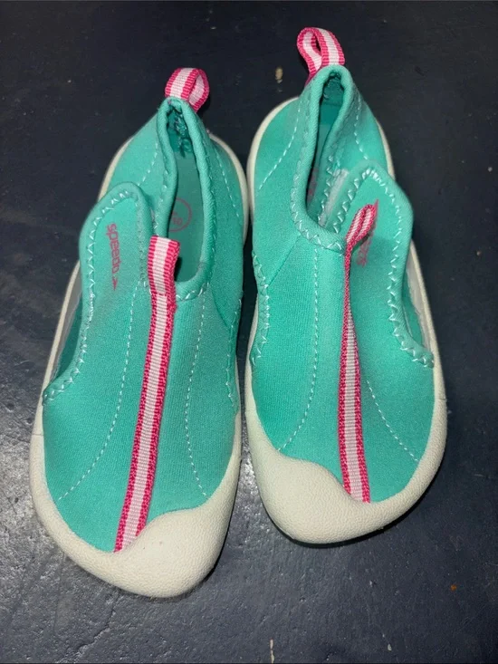 Kids SPEEDO Teal Slip-On Water Shoes with Pink Stripe