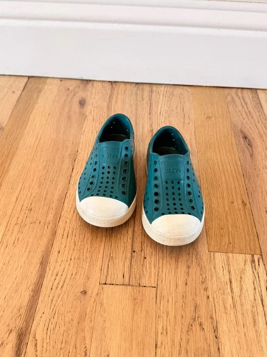 Kids Native turquoise shoes
