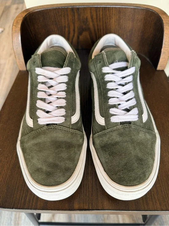 Vans Old Skool Olive Green Suede Sneakers women’s 9 men’s 7.5