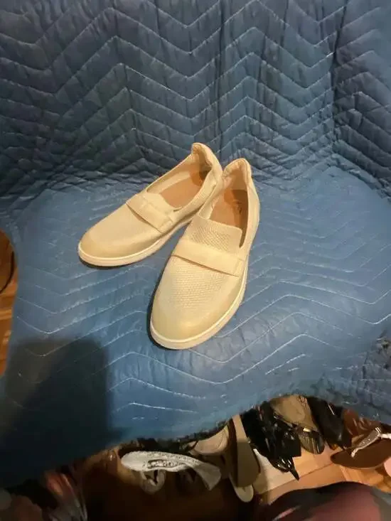 Time and Tru Women's Knit Comfort Slip-On Loafer Sneakers, Beige
