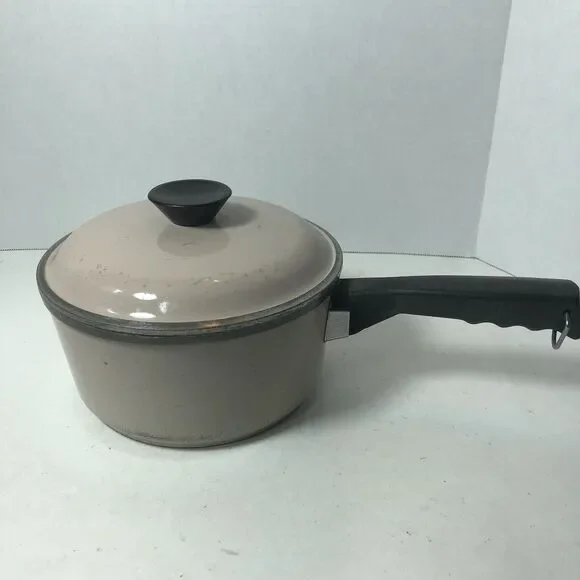 Club Sauce Pot Cookware Light Pink‎ 2 Qt with Lid MCM F1