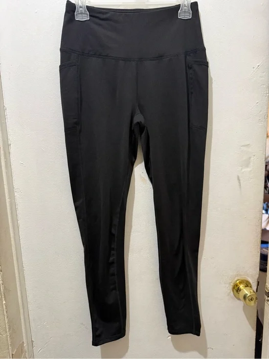 High-Waist Black Active Leggings with Side Pockets
