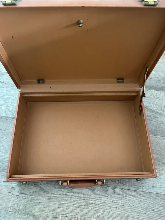 Vintage Leather Hard Carrying Brief Case w/ Brass-Colored Latches & Hinges
